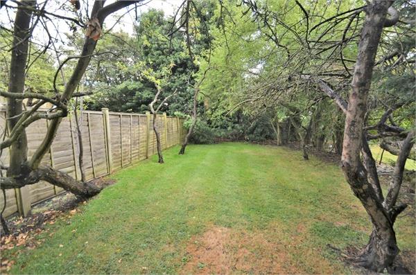 Longfield Avenue, Mill Hill